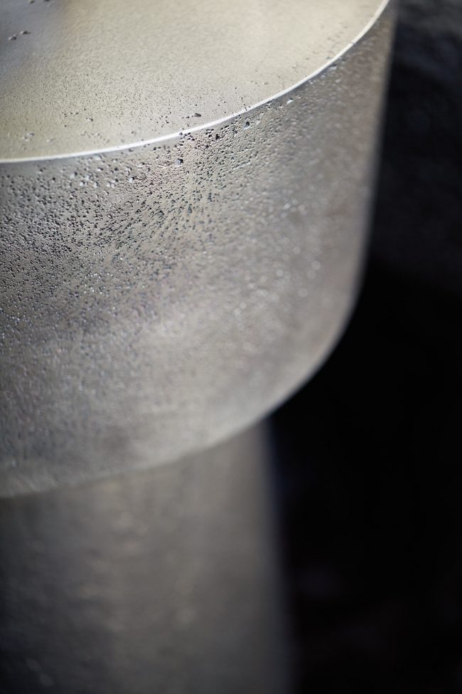 Linea Metal Round ChairSIDE TABLES