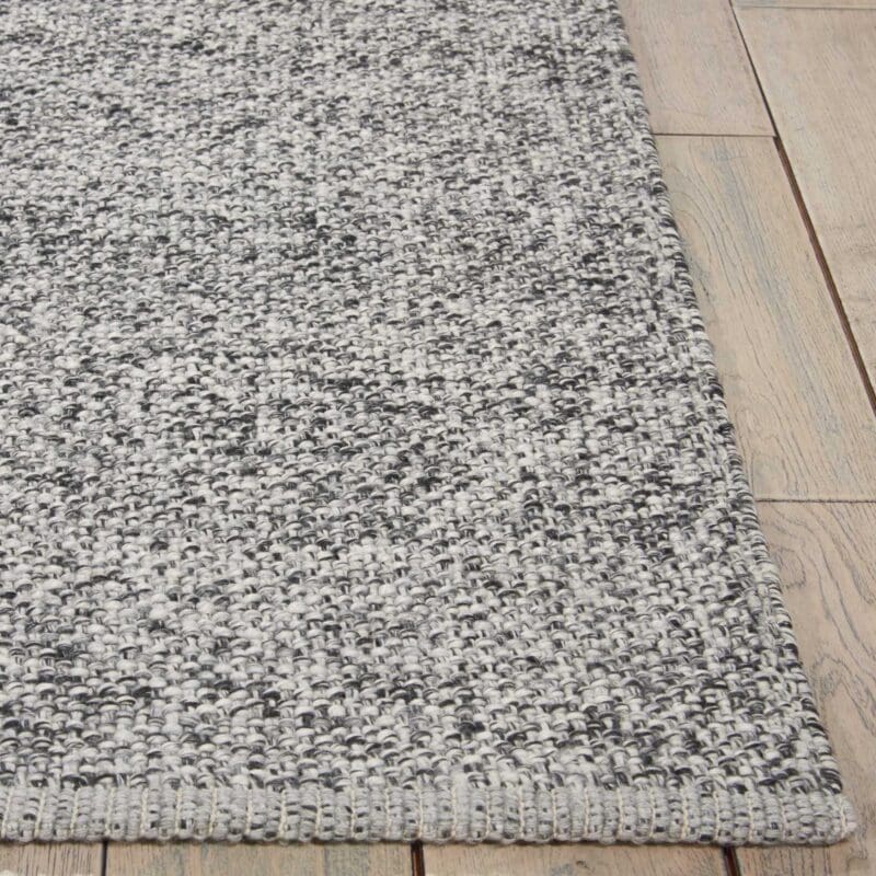 Tobiano Carpet - Silver - Avenue Design high end decorative accessories in Montreal