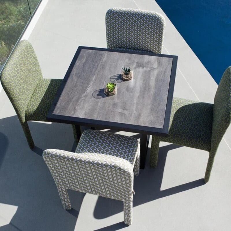 Outdoor bistro table - Avenue Design Montreal