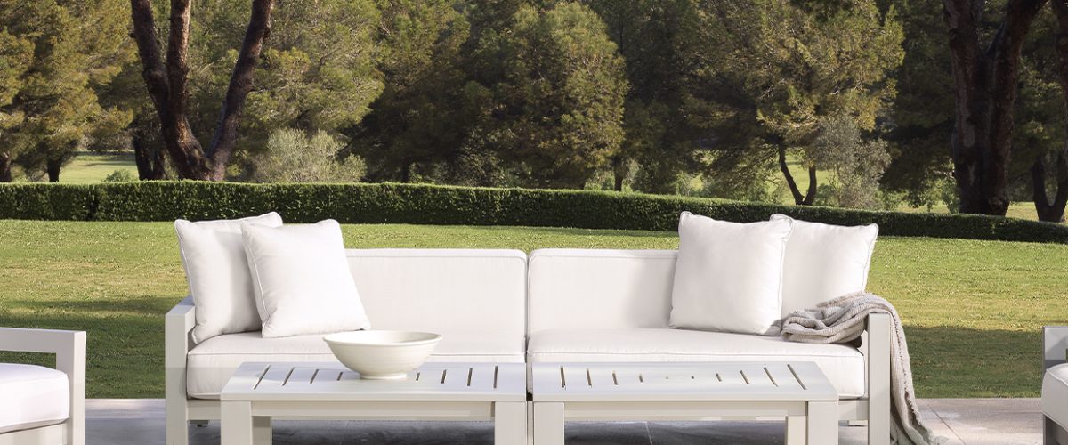 Header Outdoor Sofas